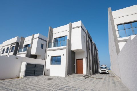 Hartanah komersil di Sharm, Fujairah, UAE 4 bilik tidur, 250 meter persegi № 594933 - foto 12