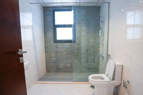Hartanah komersil di Sharm, Fujairah, UAE 4 bilik tidur, 250 meter persegi № 594933 - foto 11