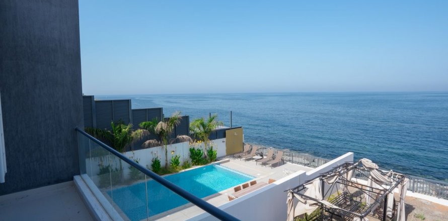 Hartanah komersil di Sharm, Fujairah, UAE 4 bilik tidur, 250 meter persegi № 594933