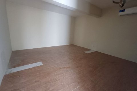 Commercial property in Al Raha Gardens, Abu Dhabi, UAE 5 bedrooms, 399 sq.m. № 594924 - photo 19