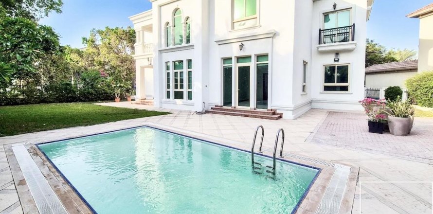 Villa in Jumeirah Islands, Dubai, UAE 4 bedrooms, 1026 sq.m. № 680730