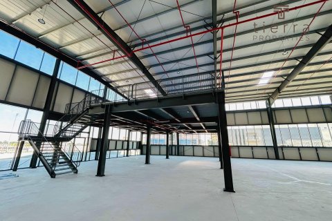 Magazinë në Dubai, Emiratet e Bashkuara Arabe 3530.3 m2. № 569328 - Foto 3