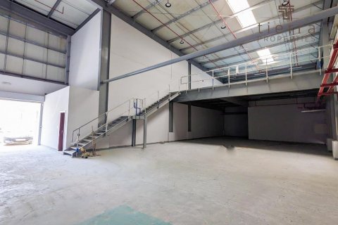 Warehouse in Al Barsha, Dubai, UAE 1579.3 sq.m. № 569325 - photo 2