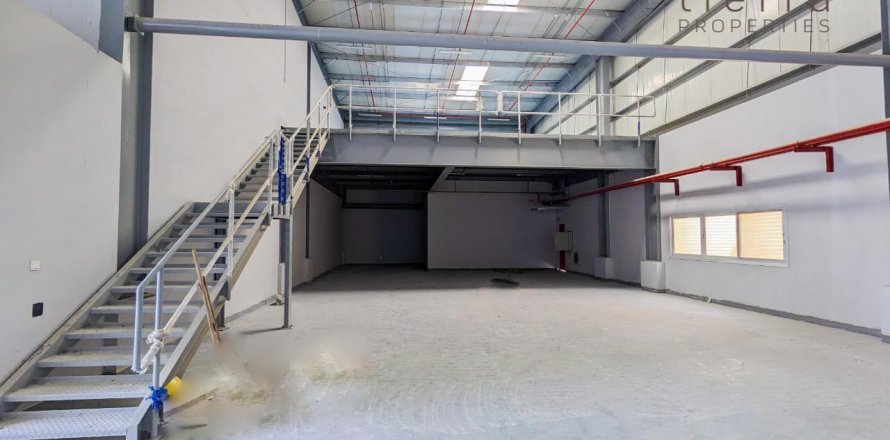 Warehouse in Al Barsha, Dubai, UAE 1579.3 sq.m. № 569325