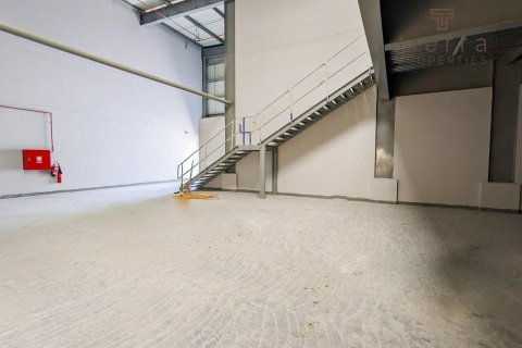 Warehouse in Al Barsha, Dubai, UAE 1579.3 sq.m. № 569325 - photo 6