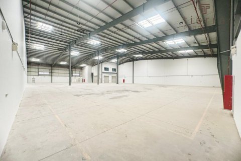 Magazinë në Jebel Ali, Dubai, Emiratet e Bashkuara Arabe 5574.1 m2. № 569330 - Foto 1