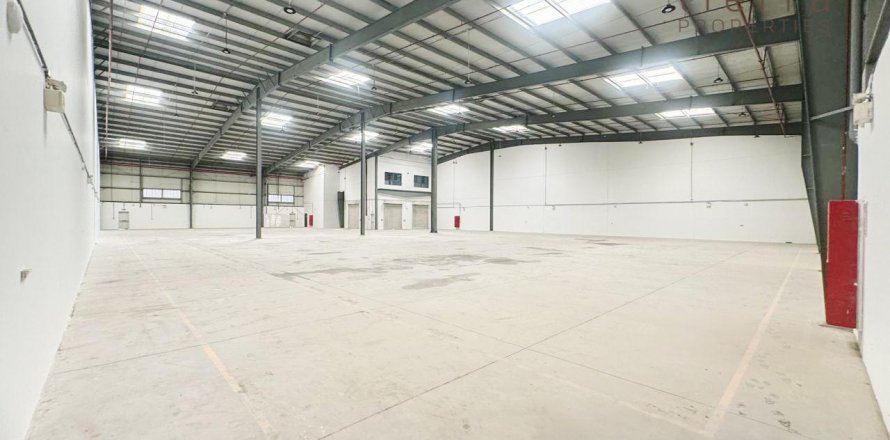 Magazinë në Jebel Ali, Dubai, Emiratet e Bashkuara Arabe 5574.1 m2. № 569330