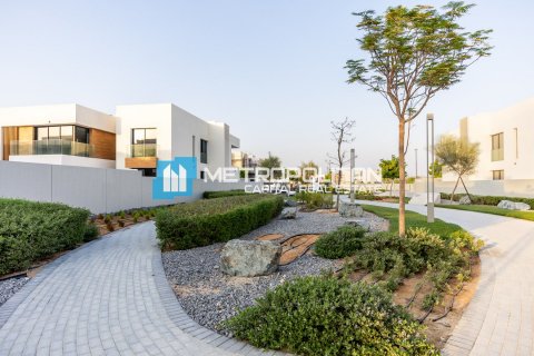 Villa sa Saadiyat Island, Abu Dhabi, UAE 4 silid-tulugan, 629.4 sq.m. № 344550 - larawan 3