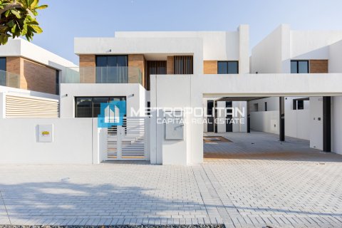 Villa sa Saadiyat Island, Abu Dhabi, UAE 4 silid-tulugan, 629.4 sq.m. № 344550 - larawan 1