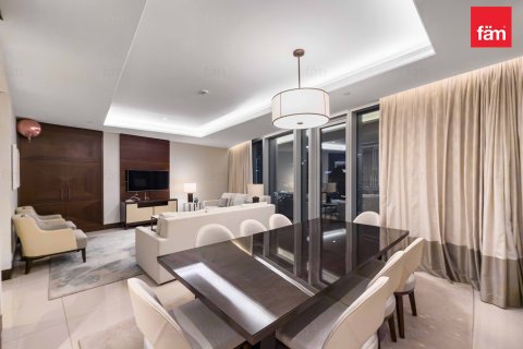 Appartement te huur in Downtown Dubai (Downtown Burj Dubai), Dubai, VAE 3 slaapkamers, 225.5 vr.m., nr 689523 - foto 2