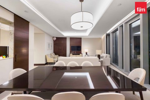 Appartement te huur in Downtown Dubai (Downtown Burj Dubai), Dubai, VAE 3 slaapkamers, 225.5 vr.m., nr 689523 - foto 3