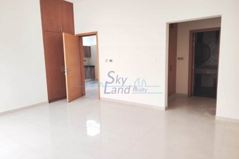 Villa in Jumeirah, Dubai, UAE 5 bedrooms, 464.5 sq.m. № 574515 - photo 8