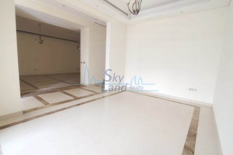 Villa in Jumeirah, Dubai, UAE 5 bedrooms, 464.5 sq.m. № 574515 - photo 10