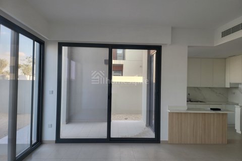 Kaupunkipientalo Dubai Land, Arabiemiraatit 4 makuuhuonetta, 274 m2 № 712510 - kuva 3