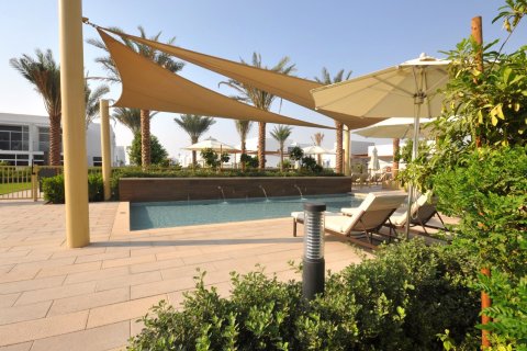 Ridamaja asukohaga Mudon, Dubai, AÜE: 3 magamistoaga, 297.011 m² Nr 695830