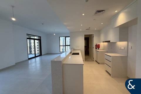 Apartament de vânzare în Umm Suqeim, Dubai, EAU 3 dormitoare, 175 mp.  №667145 - poză 1