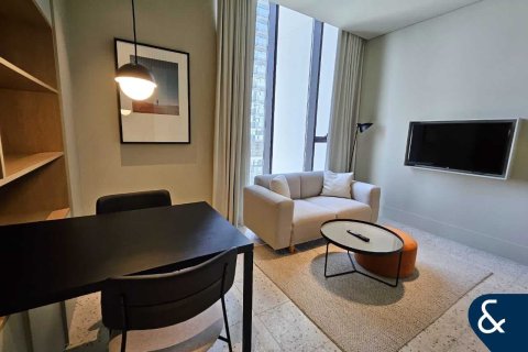 Apartment in Business Bay, Dubai, UAE 1 room, 35 sq.m. № 667144 - photo 2