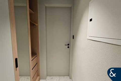 Apartment in Business Bay, Dubai, UAE 1 room, 35 sq.m. № 667144 - photo 11