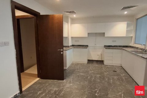 Maison de ville à louer à Dubai, EAU 3 chambres, 137.4 m2 № 702313 - photo 2