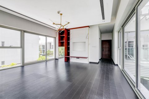 Villa in Dubai, UAE 5 bedrooms, 826.83 sq.m. № 595288 - photo 10