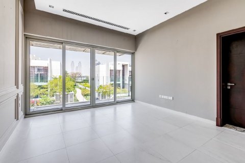 Villa in Dubai, UAE 5 bedrooms, 826.83 sq.m. № 595288 - photo 8