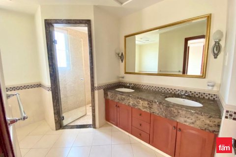 Vilë në Dubai, Emiratet e Bashkuara Arabe 4 dhoma gjumi, 1237.3 m2. № 702593 - Foto 6