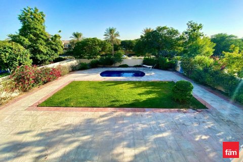 Vilë në Dubai, Emiratet e Bashkuara Arabe 4 dhoma gjumi, 1237.3 m2. № 702593 - Foto 3