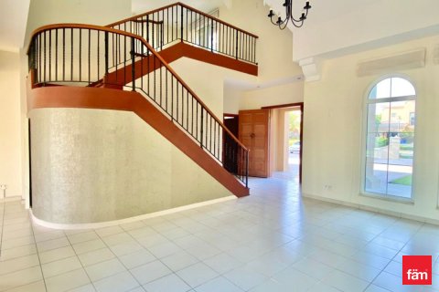 Vilë në Dubai, Emiratet e Bashkuara Arabe 4 dhoma gjumi, 1237.3 m2. № 702593 - Foto 9