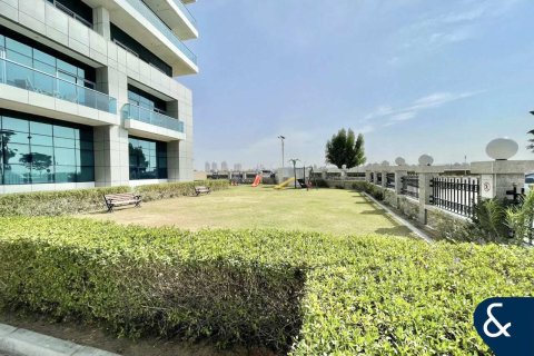 Lägenhet till försäljning i Dubai Sports City, Dubai, UAE 2 sovrum, 120 kvm Nr. 666858 - fotografi 16