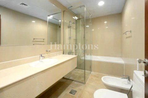 Townhouse in Jumeirah Islands, Dubai, UAE 4 bedrooms, 312.15408000 sq.m. № 583826 - photo 3
