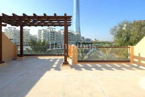 Townhouse in Jumeirah Islands, Dubai, UAE 4 bedrooms, 312.15408000 sq.m. № 583826 - photo 10