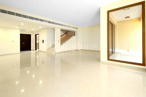 Townhouse in Jumeirah Islands, Dubai, UAE 4 bedrooms, 312.15408000 sq.m. № 583826 - photo 5
