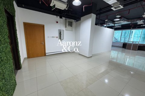 Business Bay, Dubai, UAE의 임대용 사무실 98제곱미터 번호 704182 - 사진 8