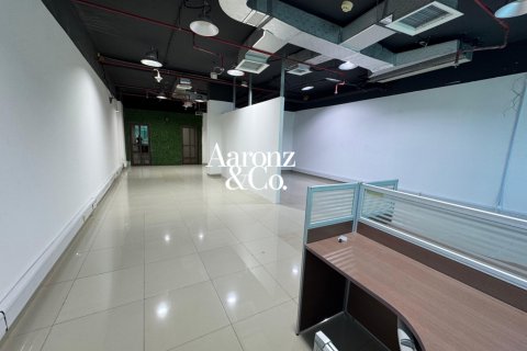 Business Bay, Dubai, UAE의 임대용 사무실 98제곱미터 번호 704182 - 사진 3