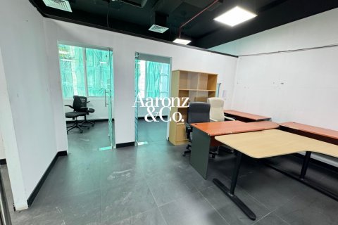 Business Bay, Dubai, UAE의 임대용 사무실 112제곱미터 번호 704183 - 사진 5