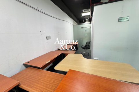 Business Bay, Dubai, UAE의 임대용 사무실 112제곱미터 번호 704183 - 사진 10