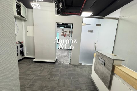 Business Bay, Dubai, UAE의 임대용 사무실 112제곱미터 번호 704183 - 사진 2