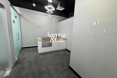 Business Bay, Dubai, UAE의 임대용 사무실 112제곱미터 번호 704183 - 사진 9