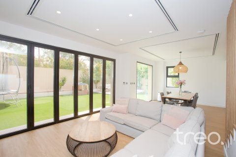 Villa en venta en Arabian Ranches 2, Dubai, EAU 4 dormitorios, 296.92 m2 № 753641 - foto 11