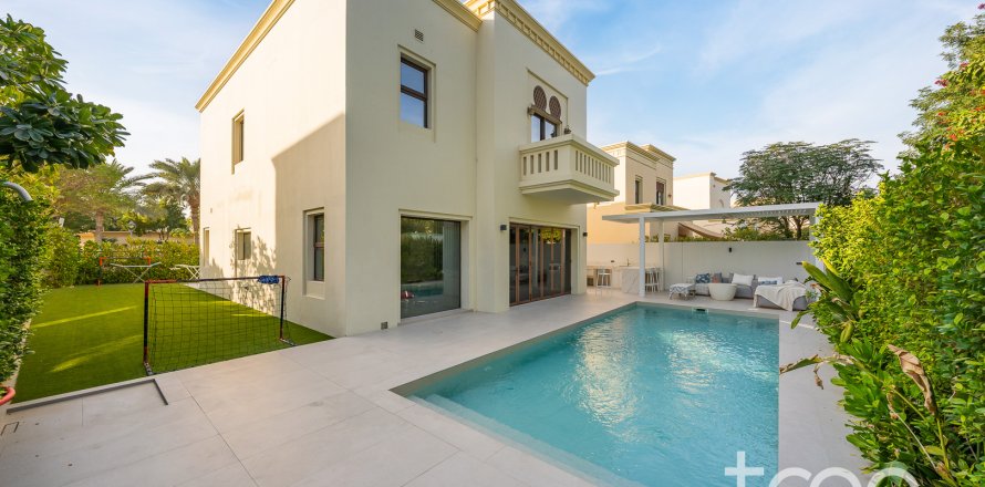 Huvila Arabian Ranches 2, Dubai, Arabiemiraatit 4 makuuhuonetta, 296.92 m2 № 753641