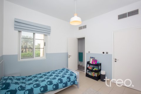 Villa en venta en Arabian Ranches 2, Dubai, EAU 4 dormitorios, 296.92 m2 № 753641 - foto 15