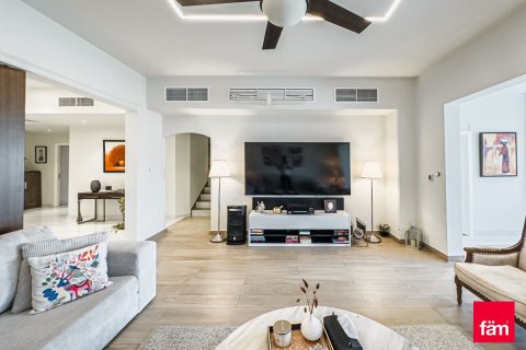 Üürile anda villa asukohaga Dubai, AÜE: 4 magamistoaga, 560.4 m² Nr 710683 - pilt 12