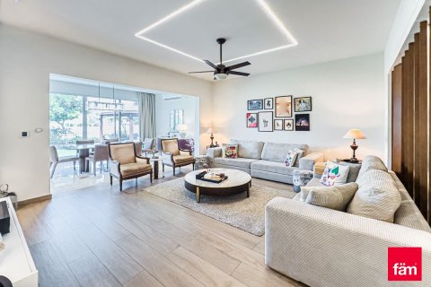 Üürile anda villa asukohaga Dubai, AÜE: 4 magamistoaga, 560.4 m² Nr 710683 - pilt 7