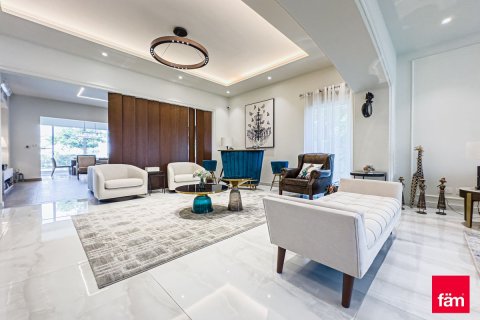 Üürile anda villa asukohaga Dubai, AÜE: 4 magamistoaga, 560.4 m² Nr 710683 - pilt 5