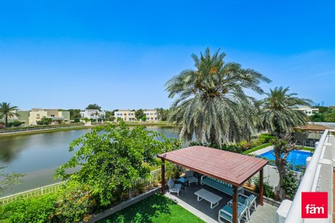 Villa asukohaga Dubai, AÜE: 4 magamistoaga, 560.4 m² Nr 710683