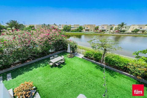 Üürile anda villa asukohaga Dubai, AÜE: 4 magamistoaga, 560.4 m² Nr 710683 - pilt 2