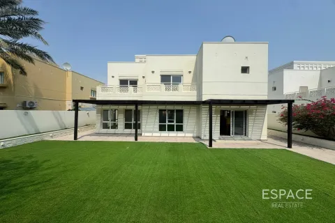 וילה להשכרה ב Meadows, Dubai, איחוד האמירויות  5 חדרי שינה, 369 מ"ר, מספר 650080 - תמונה 1
