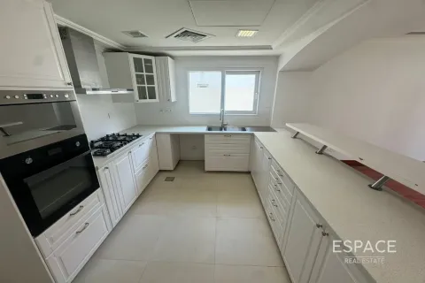 וילה להשכרה ב Meadows, Dubai, איחוד האמירויות  5 חדרי שינה, 369 מ"ר, מספר 650080 - תמונה 3