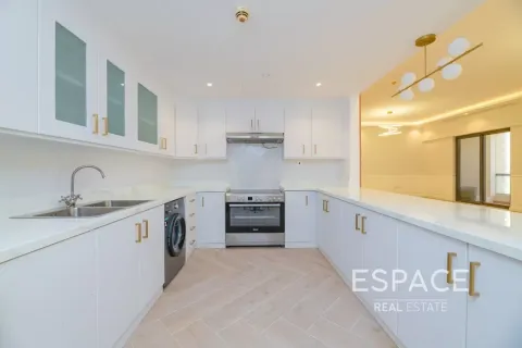 Apartmen di Jumeirah Beach Residence, Dubai, UAE 4 bilik tidur, 252 meter persegi № 650079 - foto 4