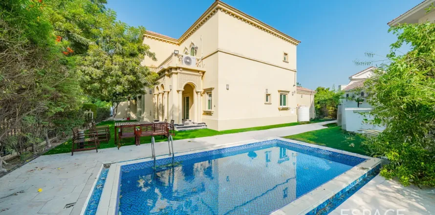 Villa in Jumeirah Islands, Dubai, VAE: 4 Schlafzimmer, 481 m2 Nr. 650082